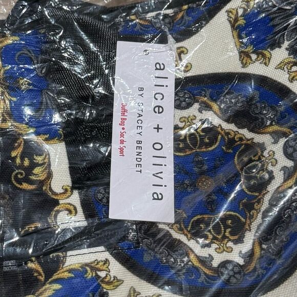 NEW Alice + Olivia by Stacey Bendet Regal Romance Duffel Bag - Picture 3 of 3